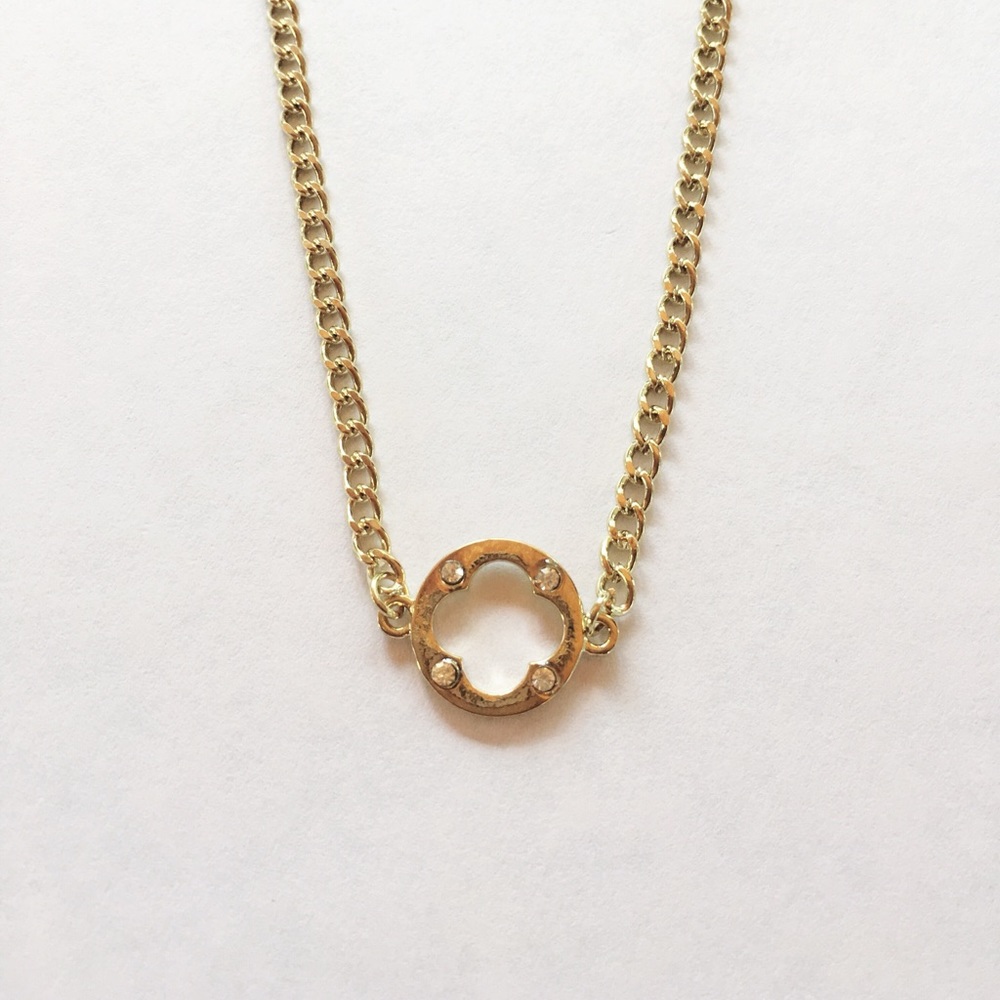 ✨Gold necklace ✨ Simple design.
